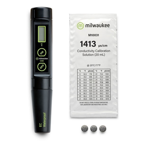 Medidor EC Milwaukee C66 con líquidos calibradores