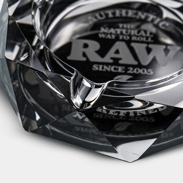 Cenicero RAW Cristal darkside detalle